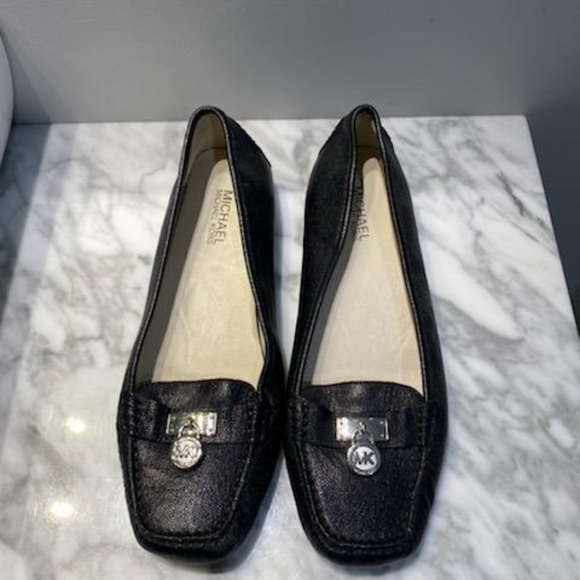 Michael Kors slip on flats NWOT - Picture 1 of 4